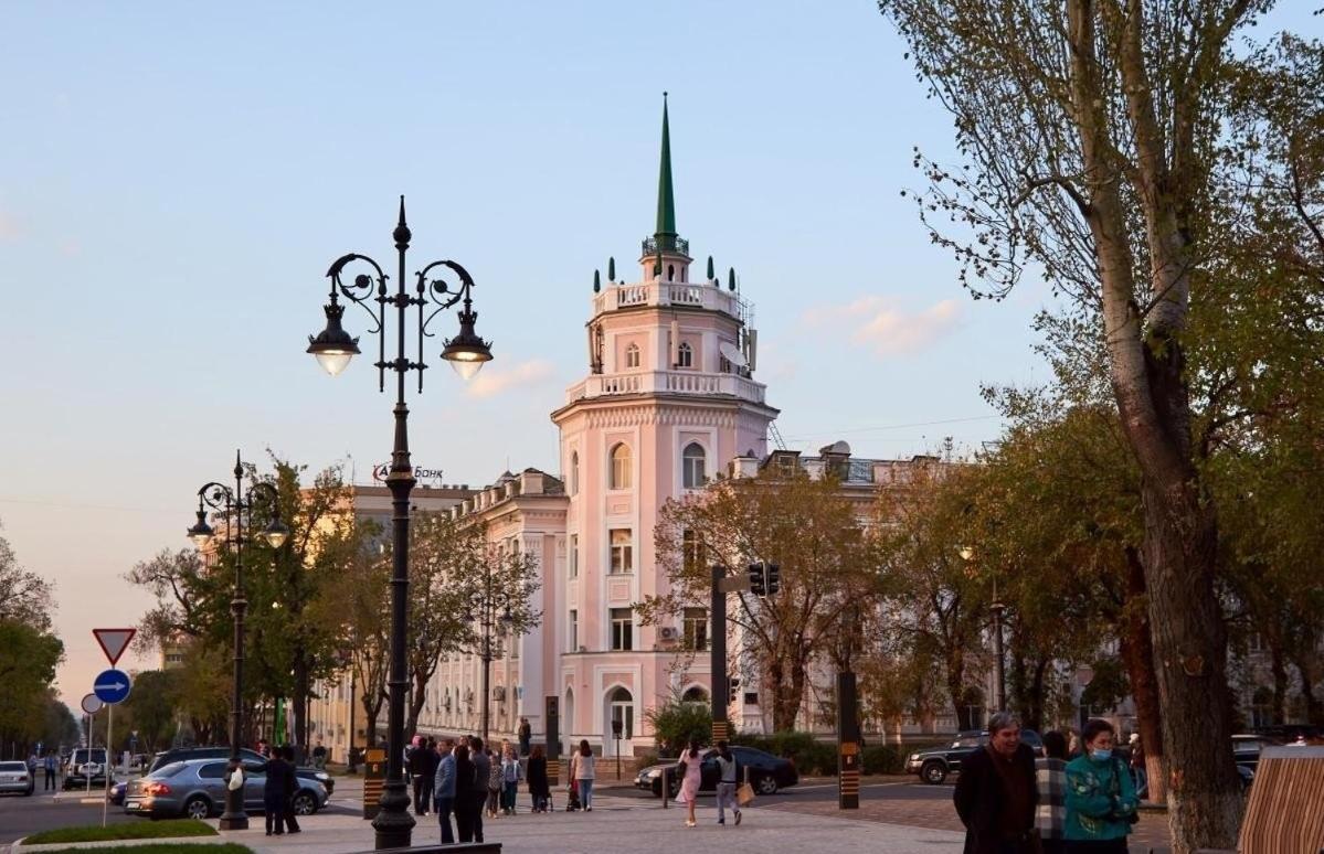 Nadezhda Apartments On The Nauryzbai Batyr 82 Almaty Eksteriør bilde