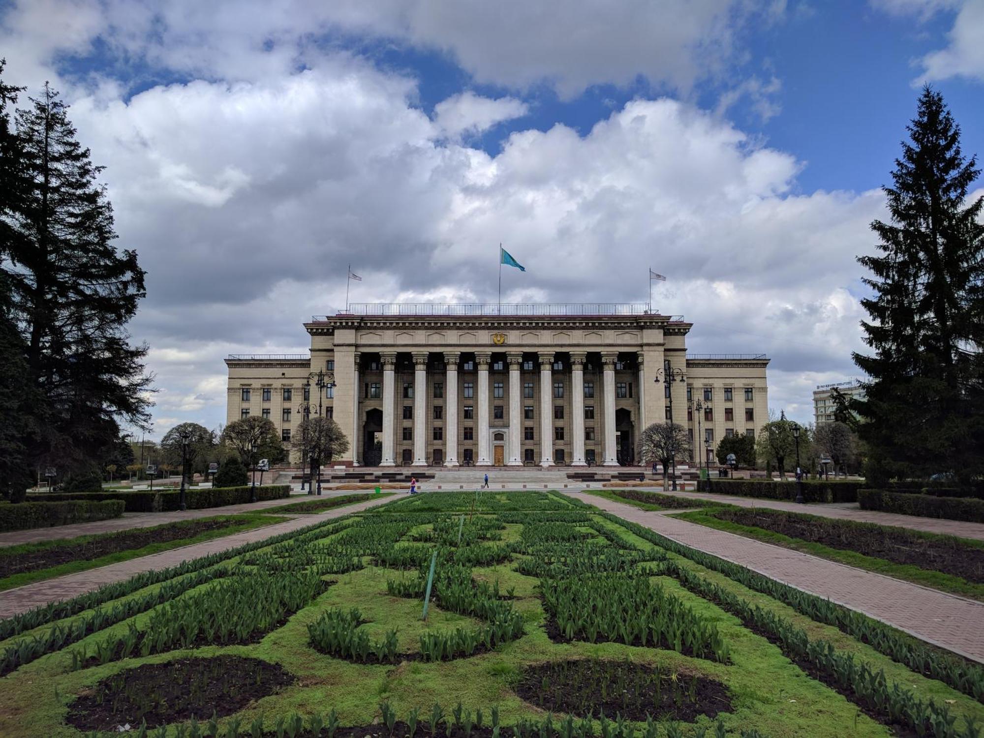Nadezhda Apartments On The Nauryzbai Batyr 82 Almaty Eksteriør bilde